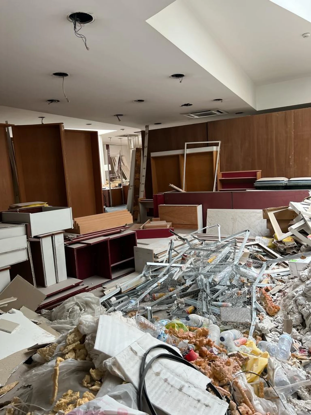 Loja para Arrendamento em Alvalade Foto 8