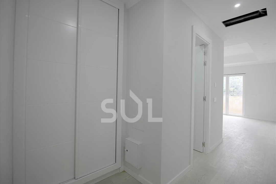 Apartamento T3 para Venda em Estômbar e Parchal Foto 7