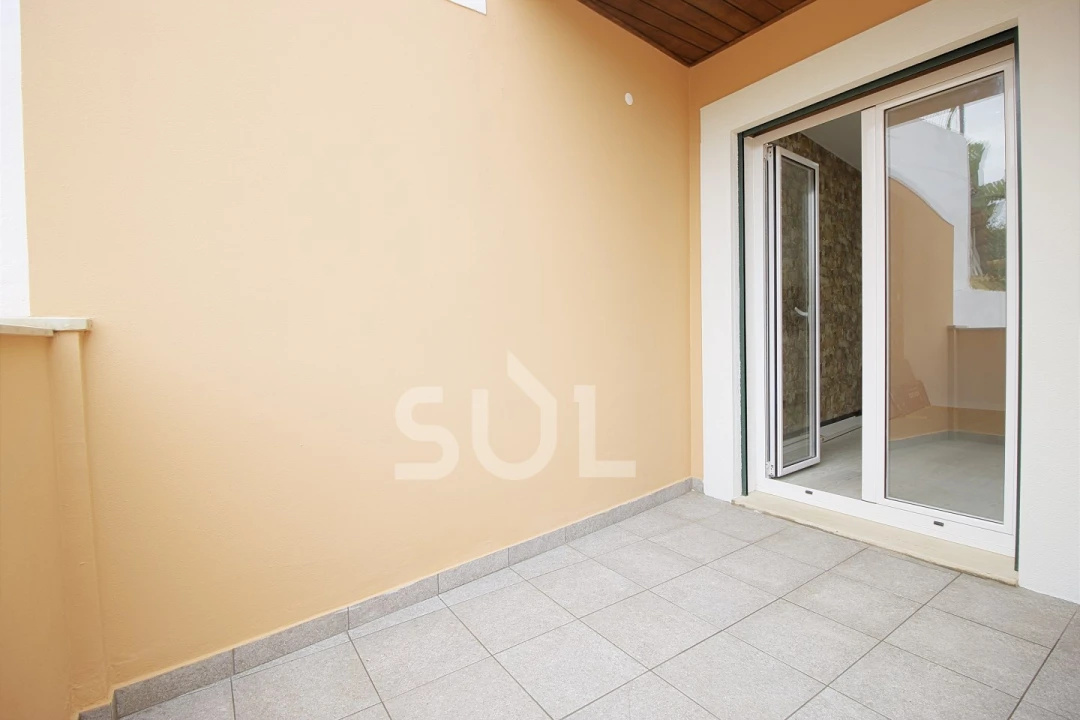 Apartamento T3 para Venda em Estômbar e Parchal Foto 4