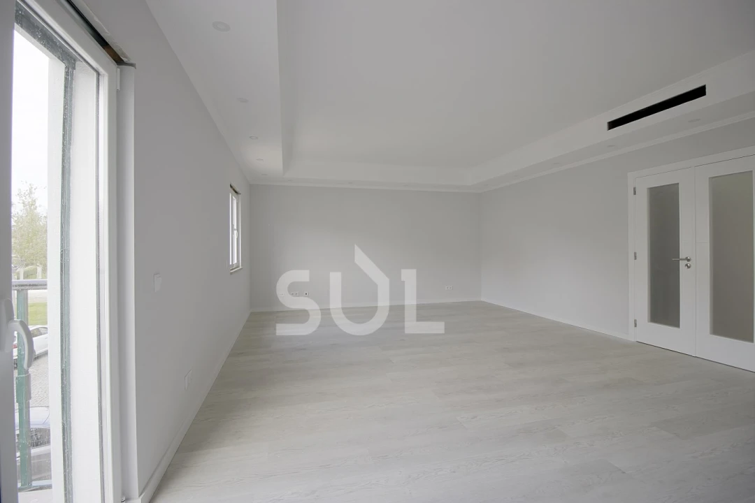 Apartamento T3 para Venda em Estômbar e Parchal Foto 12