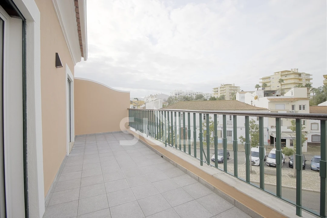 Apartamento T3 para Venda em Estômbar e Parchal Foto 16