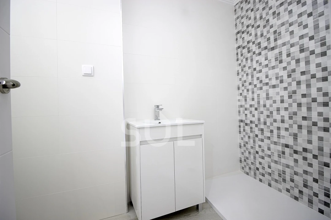 Apartamento T3 para Venda em Estômbar e Parchal Foto 17