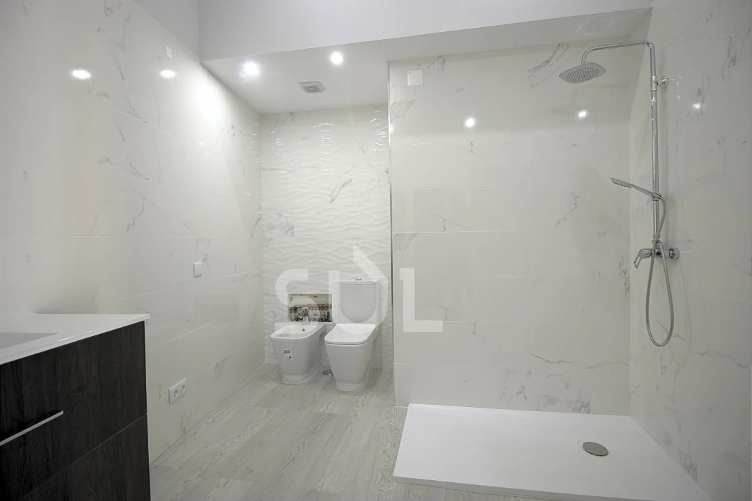 Apartamento T3 para Venda em Estômbar e Parchal Foto 19