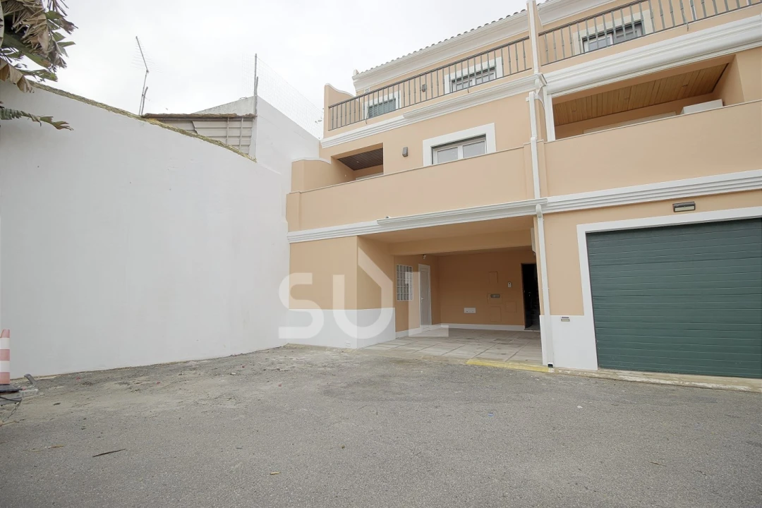 Apartamento T3 para Venda em Estômbar e Parchal Foto 2