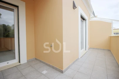 Apartamento T3 para Venda em Estômbar e Parchal