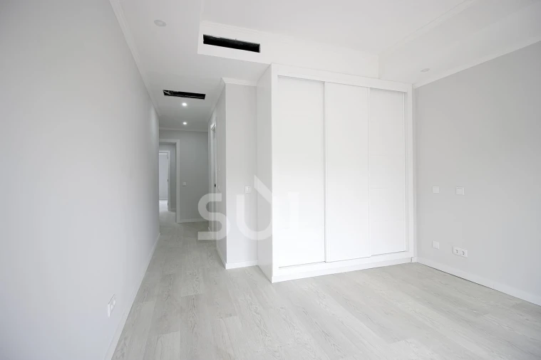 Apartamento T3 para Venda em Estômbar e Parchal Foto 8