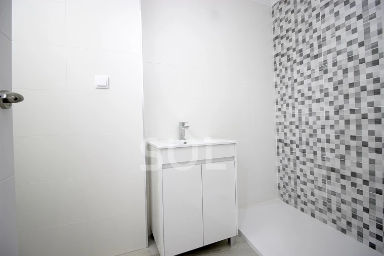 Apartamento T3 para Venda em Estômbar e Parchal Foto 17