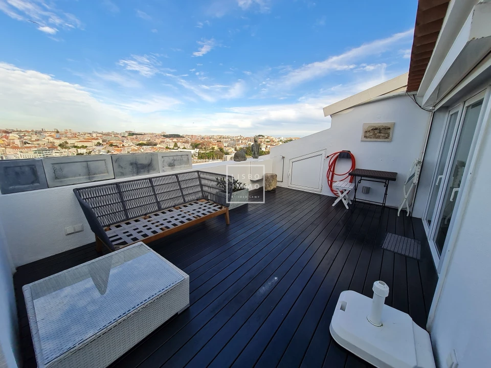 Apartamento T4 para Venda em Santo António Foto 1