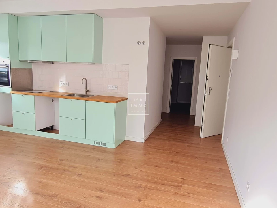 Apartamento T1 para Venda em Campo de Ourique Foto 3