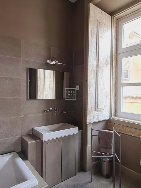 Moradia T9 para Venda em Santa Maria Maior