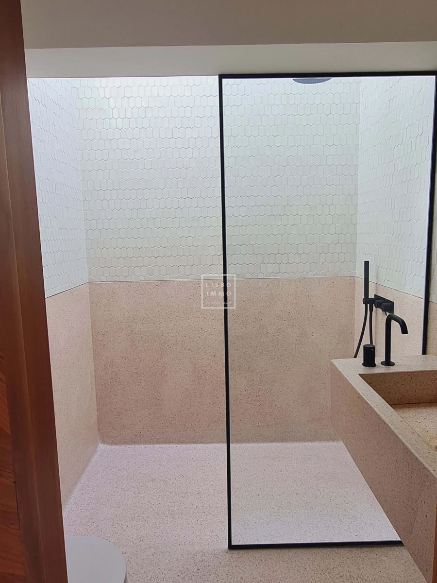 Apartamento T2 para Venda em Santo António Foto 27