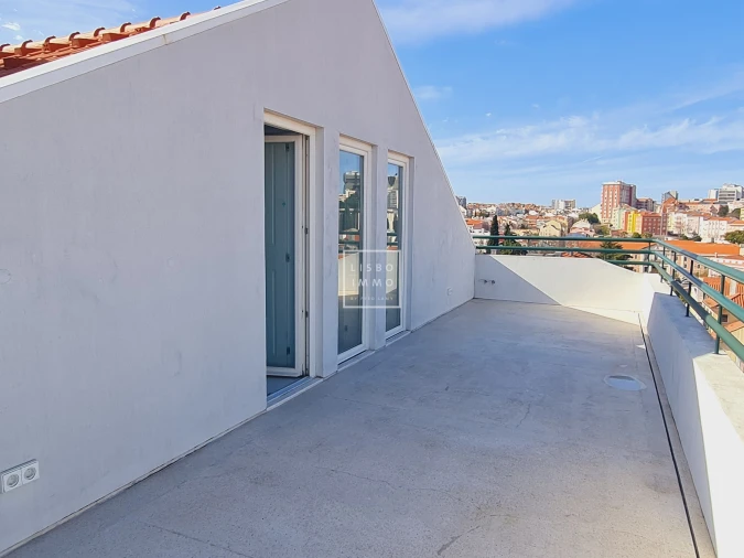 Apartamento T2 para Venda em Santo António Foto 40