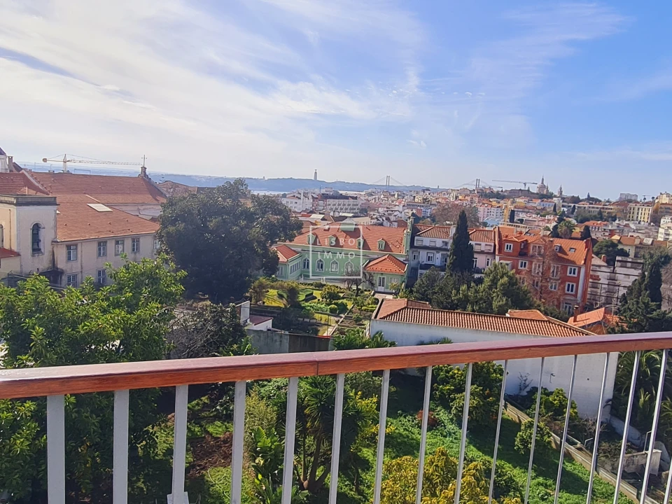 Apartamento T2 para Venda em Santo António Foto 5
