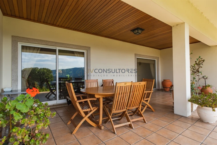 Moradia T3 para Venda em Ossela Foto 1