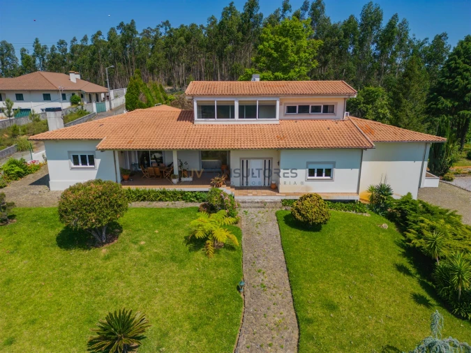 Moradia T3 para Venda em Ossela Foto 2