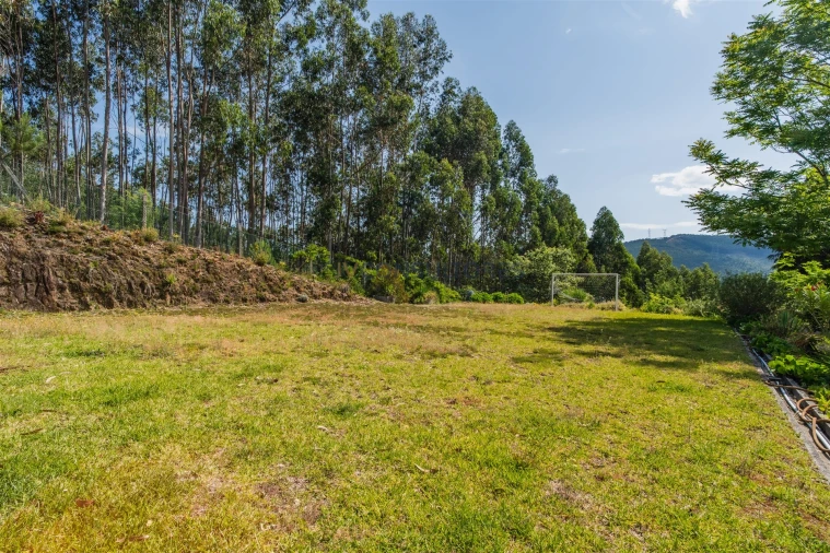 Moradia T3 para Venda em Ossela Foto 4