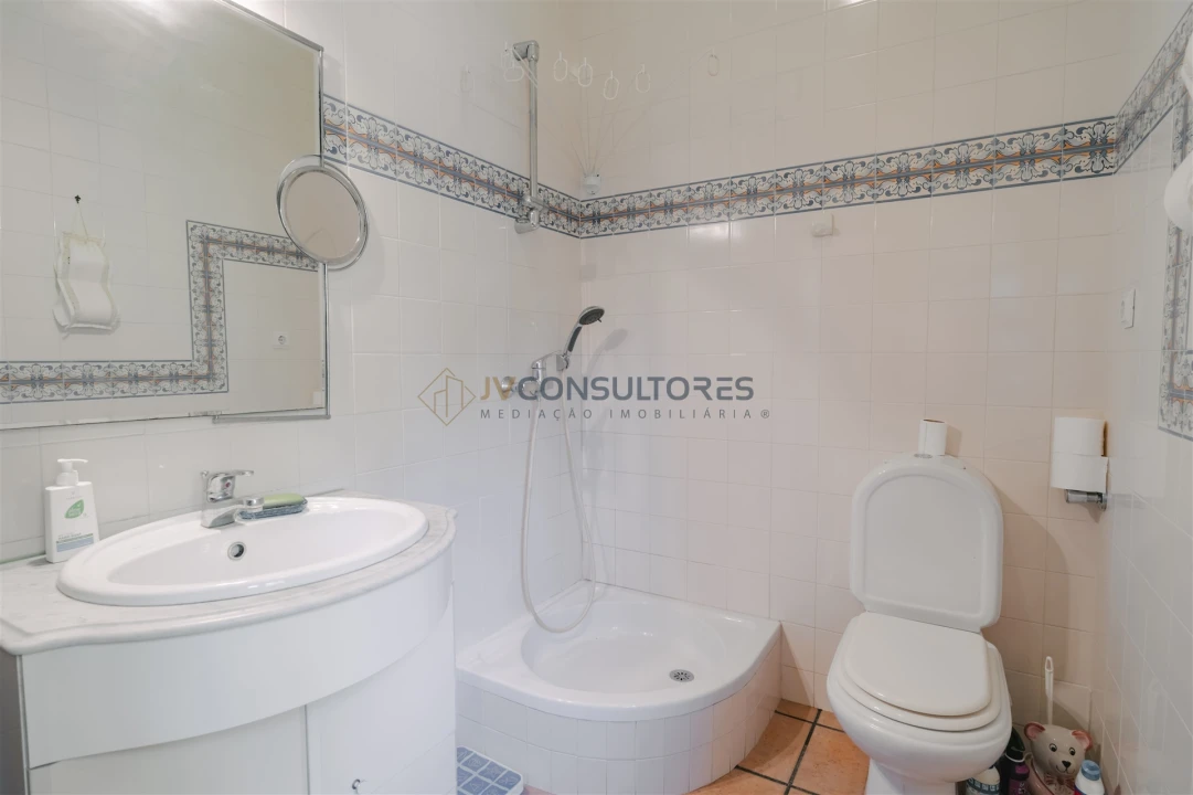 Moradia T3 para Venda em Ossela Foto 33