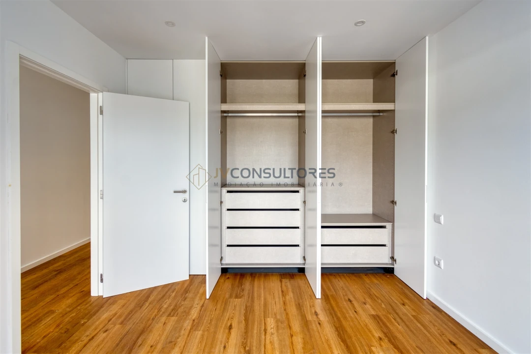 Apartamento T1 para Venda em Valongo do Vouga Foto 16