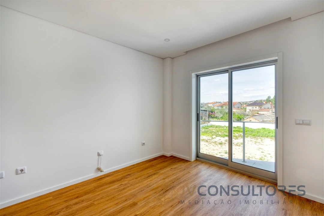 Apartamento T2 para Venda em Valongo do Vouga Foto 28