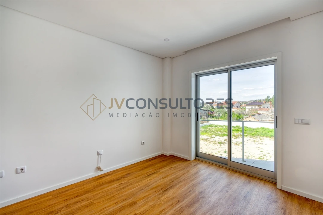 Apartamento T2 para Venda em Valongo do Vouga Foto 26