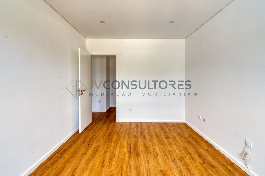 Apartamento T2 para Venda em Valongo do Vouga Foto 33
