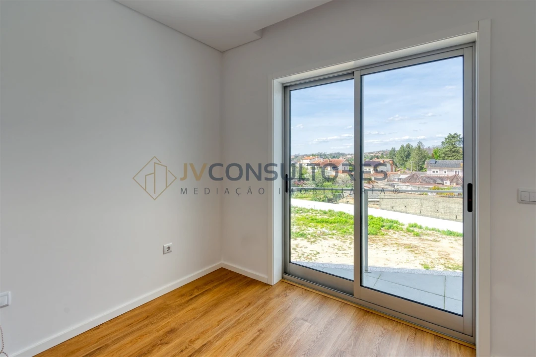 Apartamento T2 para Venda em Valongo do Vouga Foto 37