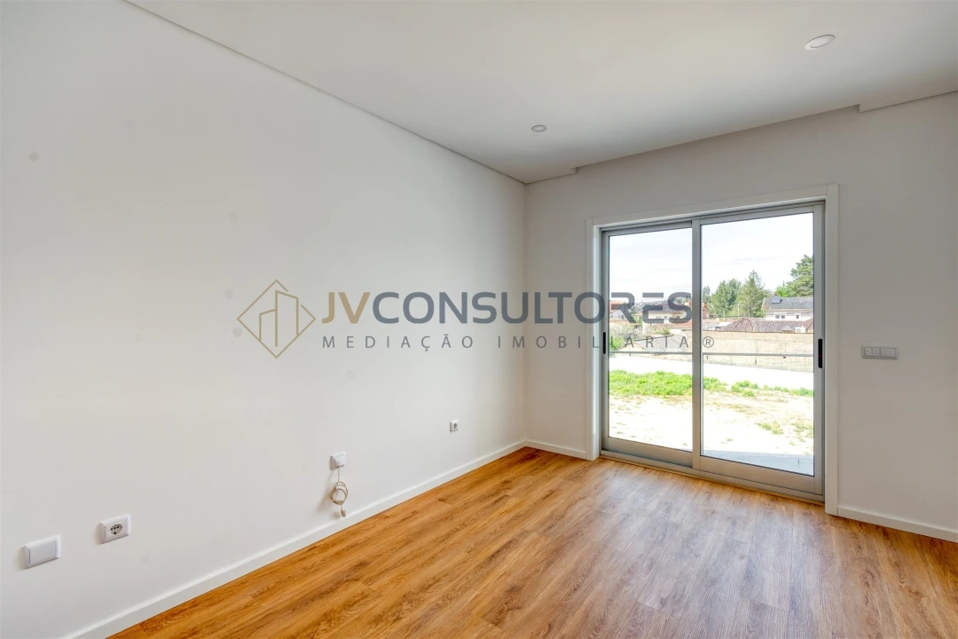 Apartamento T2 para Venda em Valongo do Vouga Foto 24