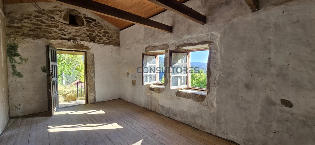 Moradia T1 para Venda em Rocas do Vouga Foto 2