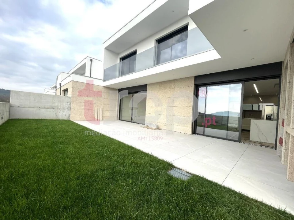 Moradia T3 para Venda em Abade de Neiva Foto 4