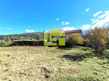 Moradia T4 para Venda em Serpins