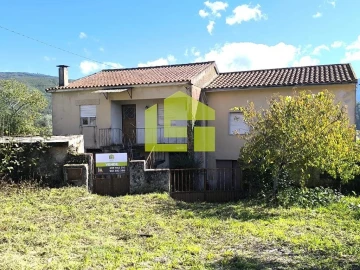 Moradia T4 para Venda em Serpins