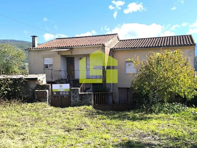 Moradia T4 para Venda em Serpins Foto 24