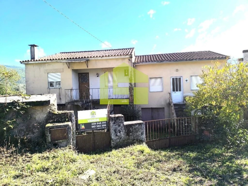 Moradia T4 para Venda em Serpins Foto 1