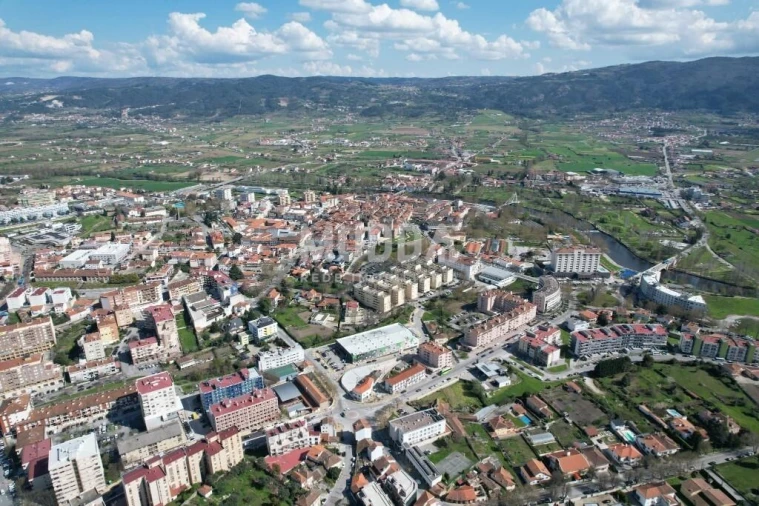 Apartamento T1 para Venda em Calvão e Soutelinho da Raia Foto 12