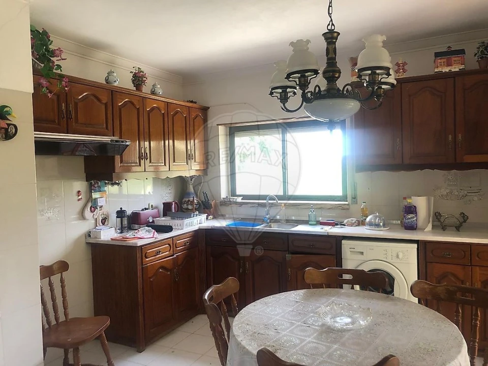 Moradia T4 para Venda em Arranho Foto 24