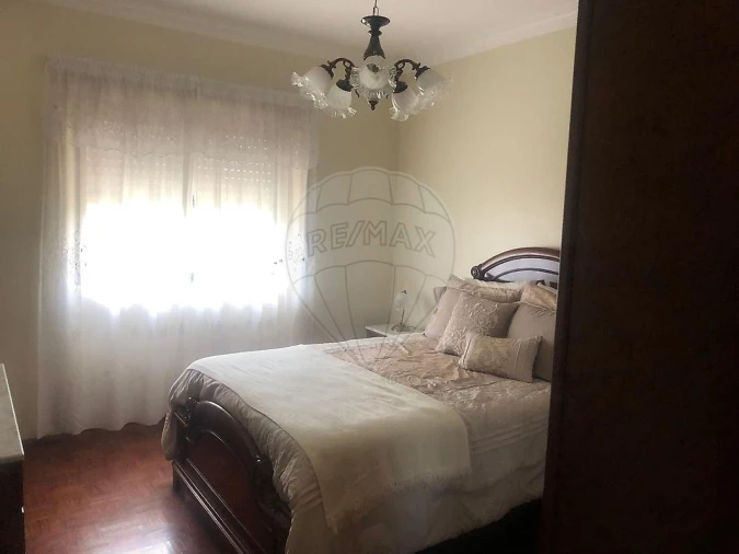 Moradia T4 para Venda em Arranho Foto 19