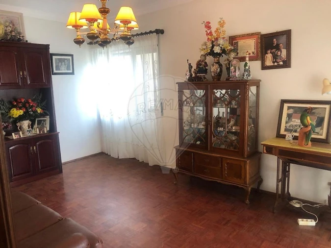 Moradia T4 para Venda em Arranho Foto 18