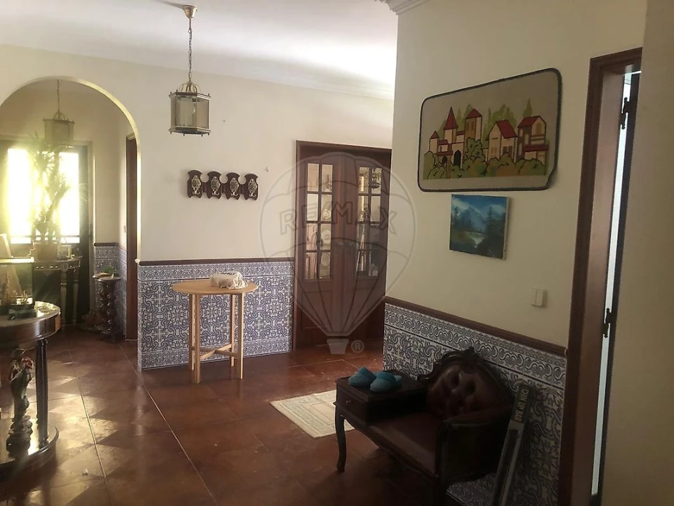 Moradia T4 para Venda em Arranho Foto 3