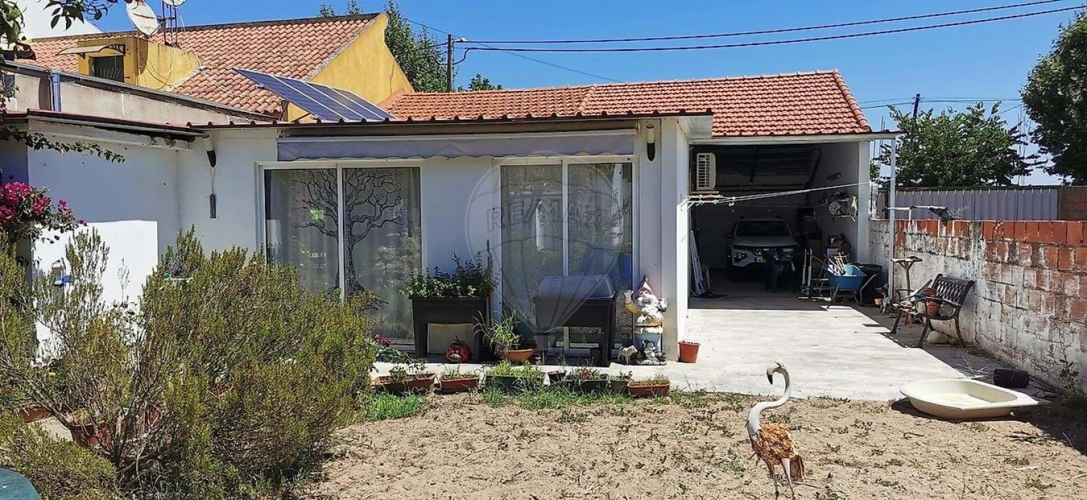 Moradia T2 para Venda em Benfica do Ribatejo Foto 27