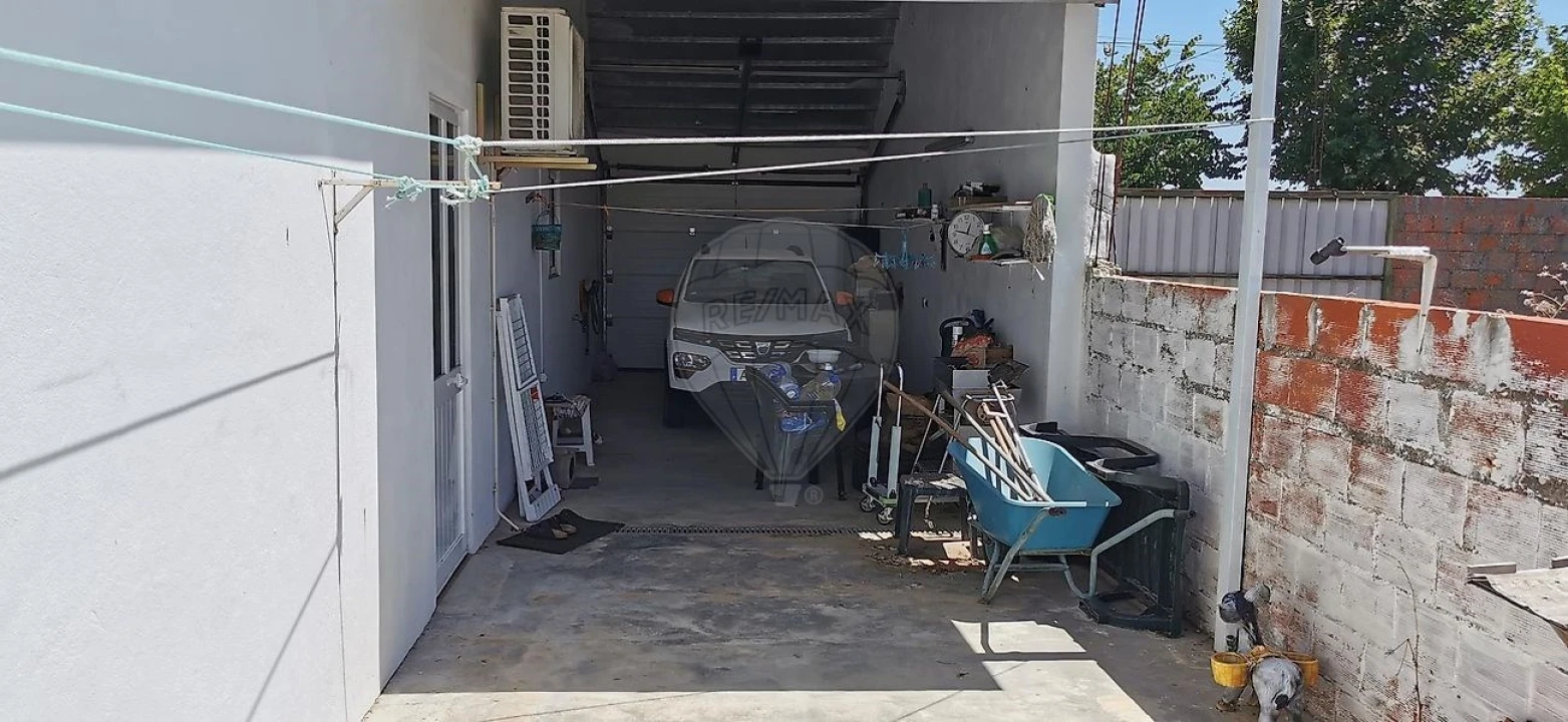 Moradia T2 para Venda em Benfica do Ribatejo Foto 28