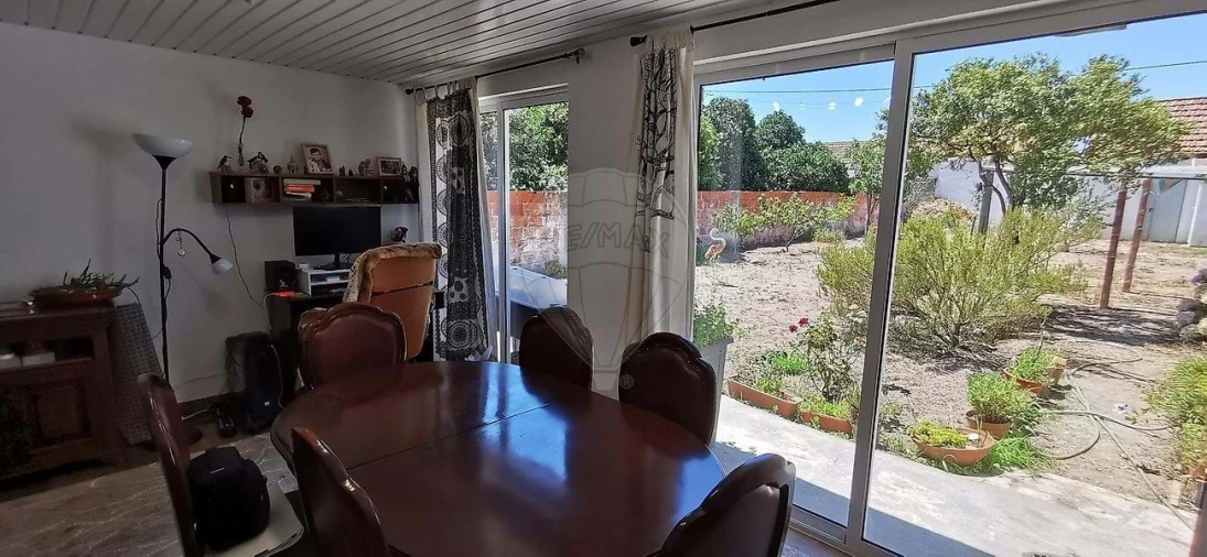 Moradia T2 para Venda em Benfica do Ribatejo Foto 31