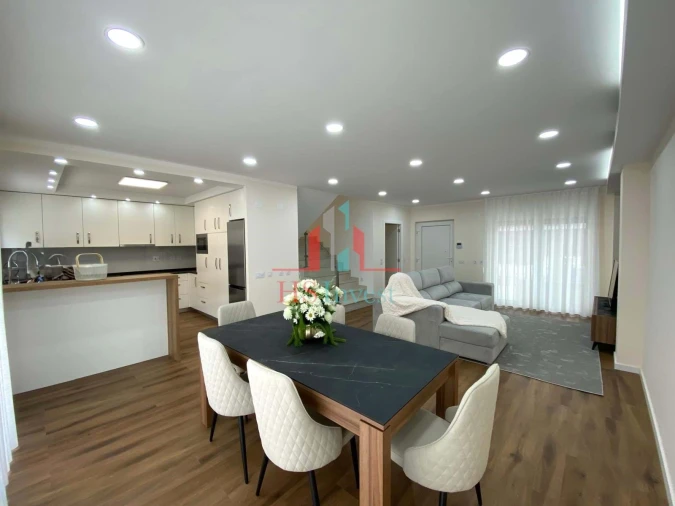 Moradia T4 para Arrendamento em Alcochete Foto 3