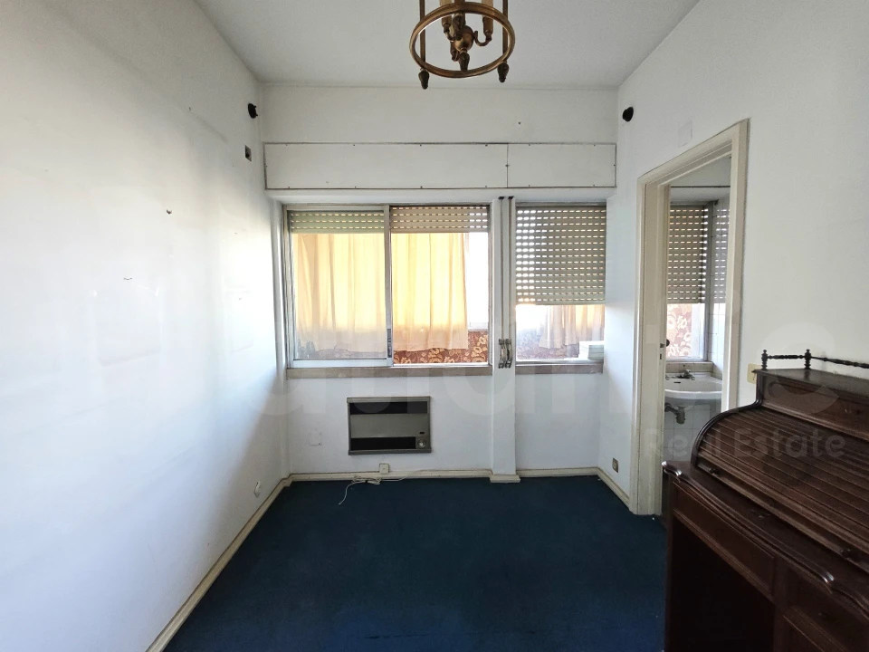 Apartamento T6 para Venda em Alvalade Foto 5