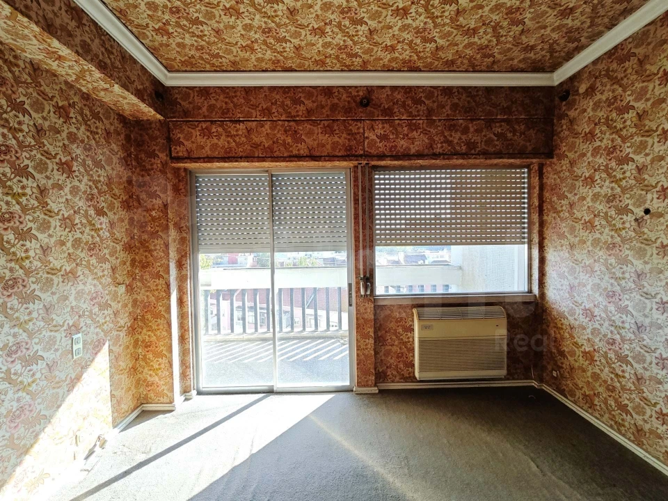 Apartamento T6 para Venda em Alvalade Foto 36
