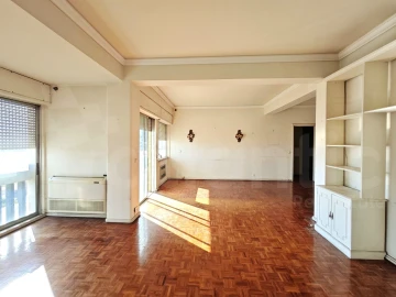 Apartamento T6 para Venda em Alvalade