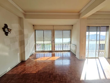 Apartamento T6 para Venda em Alvalade