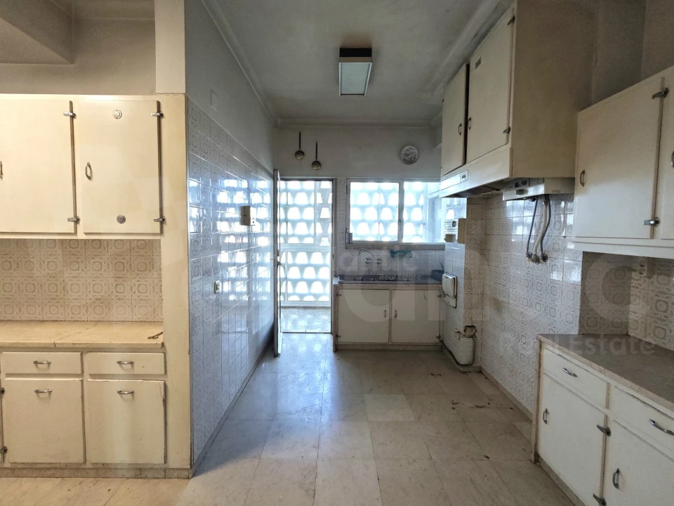 Apartamento T6 para Venda em Alvalade Foto 15