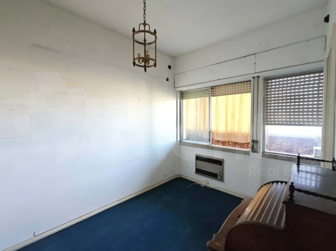Apartamento T6 para Venda em Alvalade Foto 19