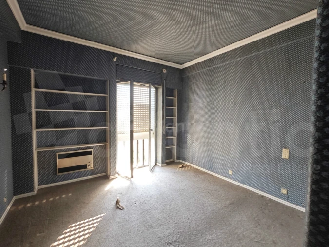 Apartamento T6 para Venda em Alvalade Foto 12