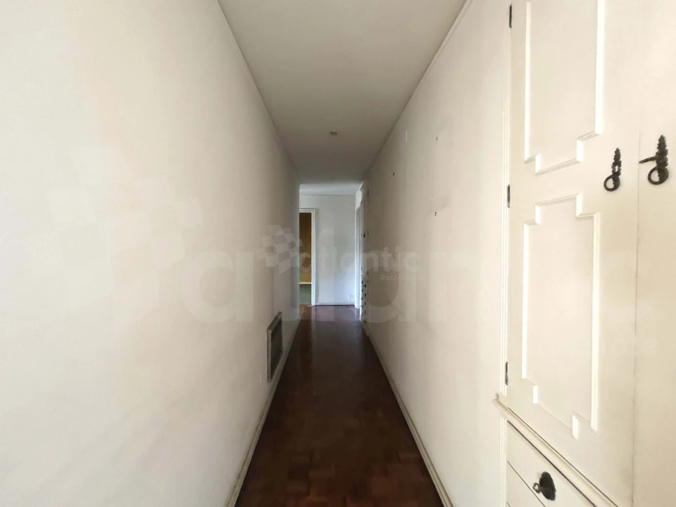 Apartamento T6 para Venda em Alvalade Foto 26